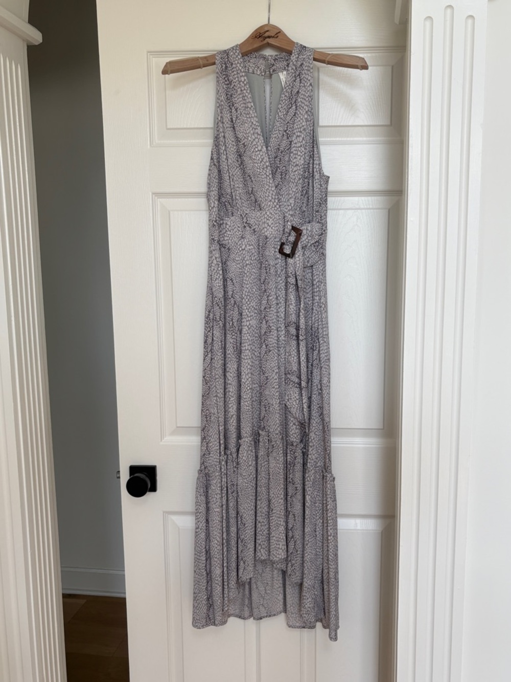 Anthropologie Sleeveless V-Neck Midi/high low Dress in Light Gray Print